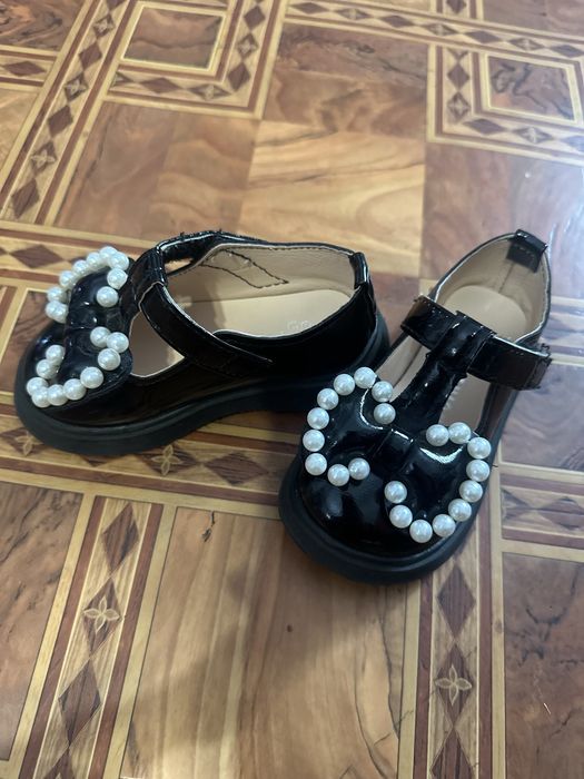 Продам туфлі для дівчинки
