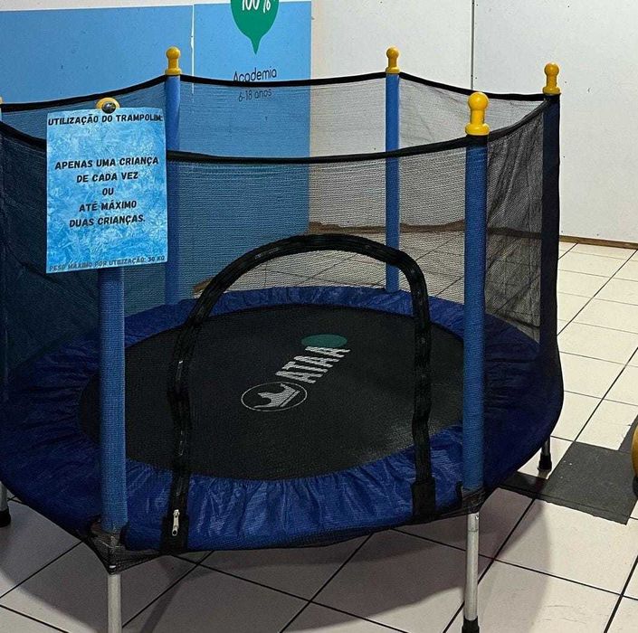 Vendo Trampolim (Crianças)