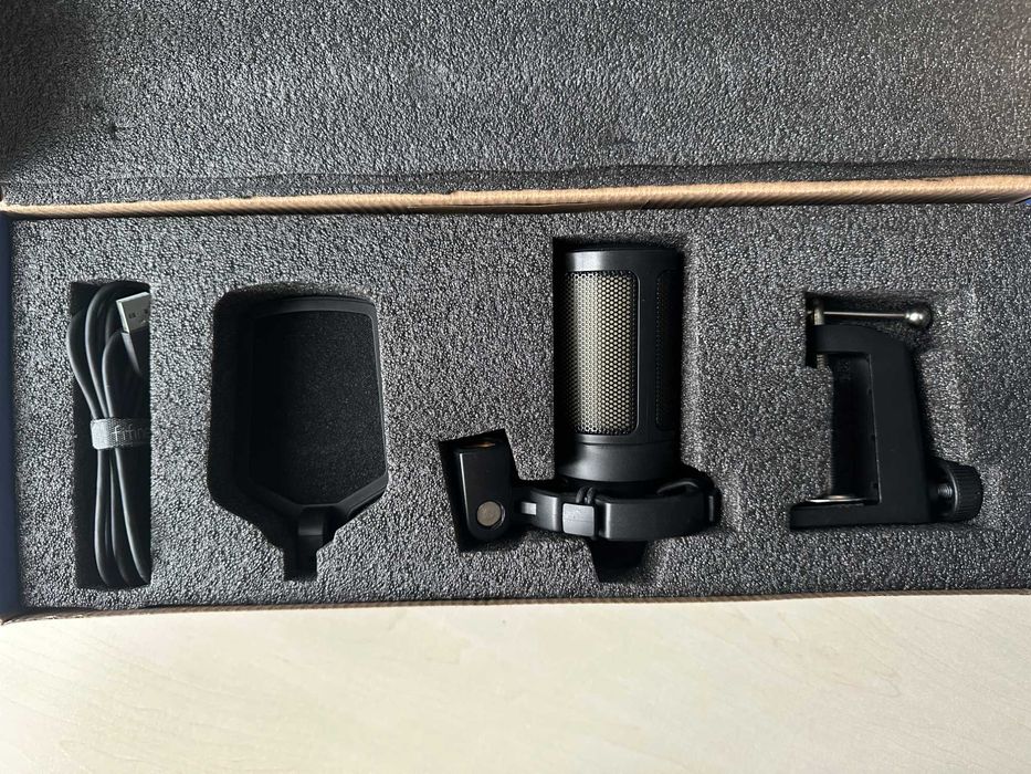 Мікрофон з тримачем Fifine A6T