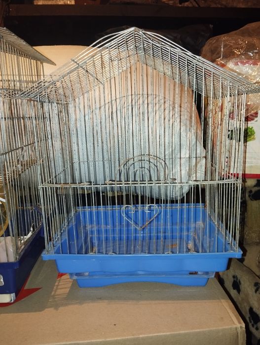 Клетка для попугая ,клетка для хомяка.Маленьаяи и побольше 100 грн