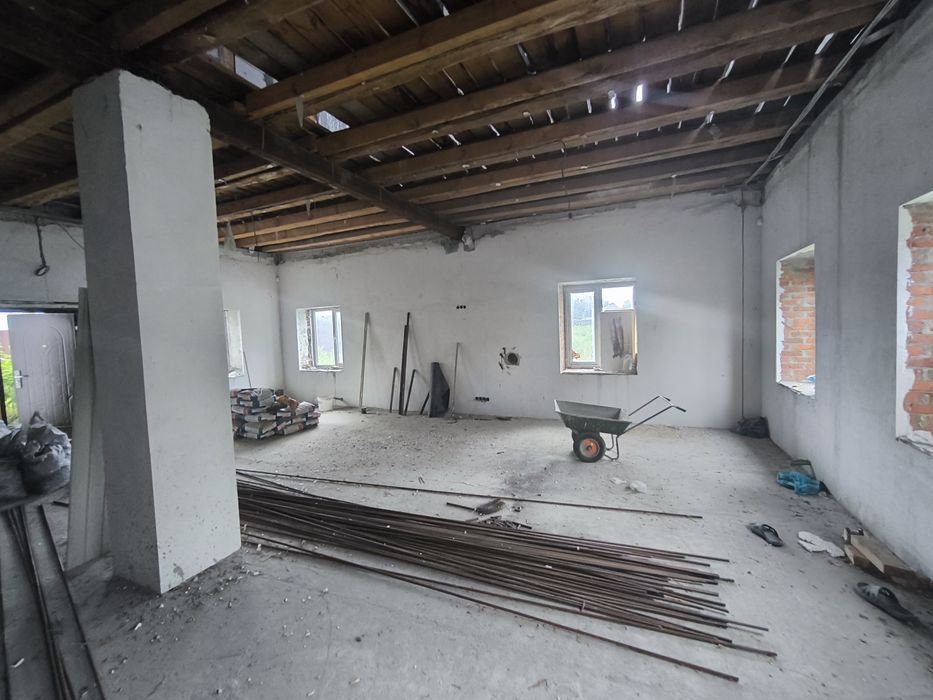 Продам приміщення під комерцію Рожни