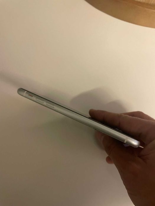 iPhone 11 - 64 GB - Bom estado