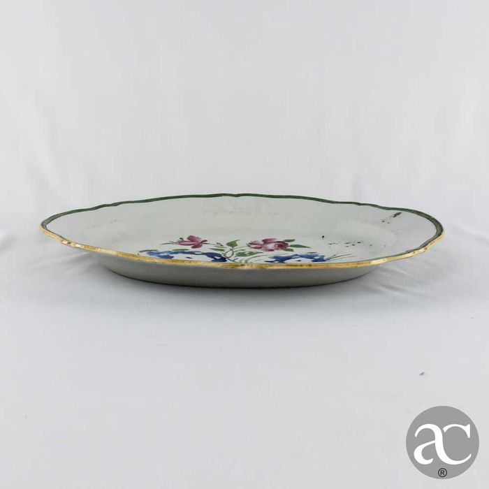 Travessa em porcelana da China, Período Qianlong, séc. XVIII