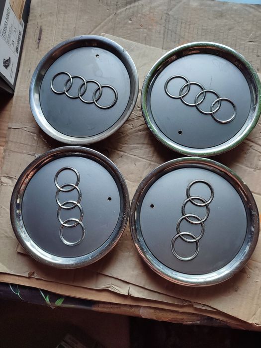 Колпачки/заглушки  ауди оригинал!