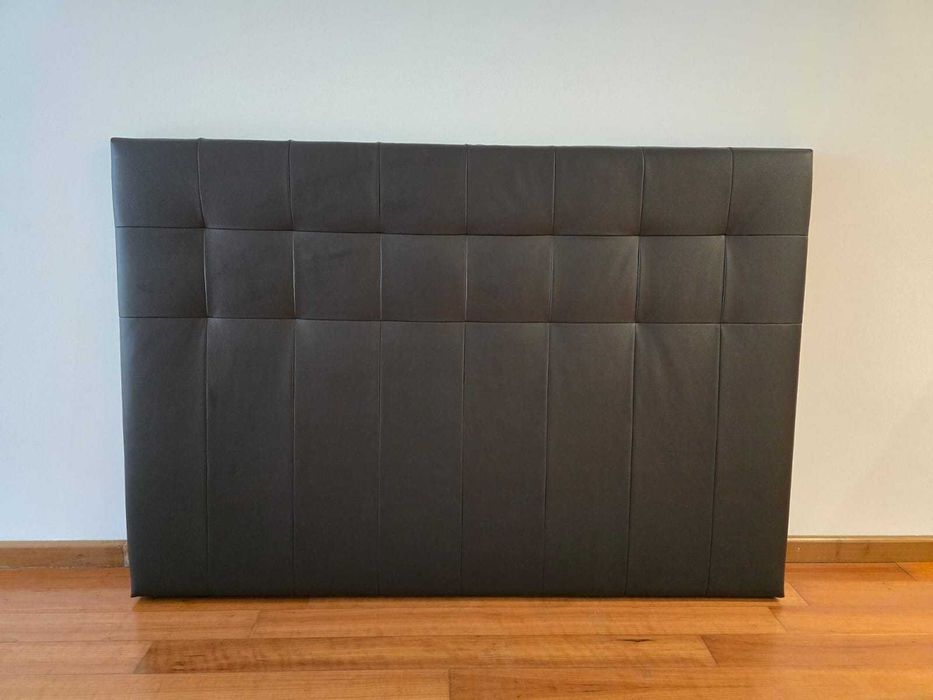 Cabeceira IKEA BORGANN em pele 160 cm – Excelente estado