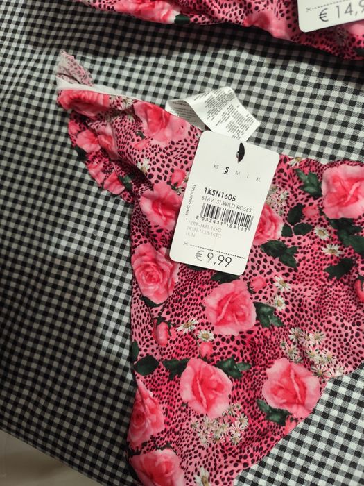 [Novo] Fato de banho com rosas