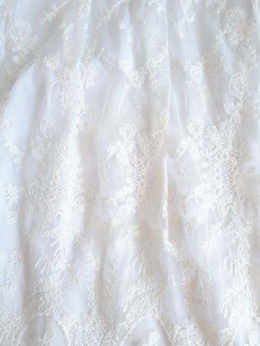 Koronkowa spódniczka