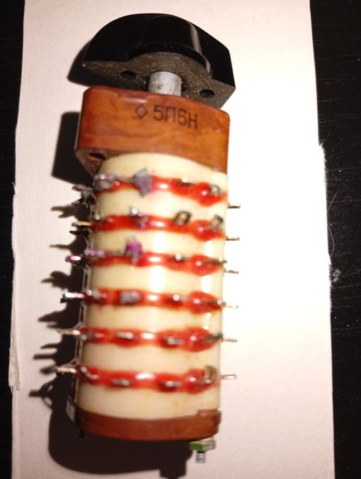 Залишки радіокомпоненти, мікросхеми випуску 90х років, не б/в