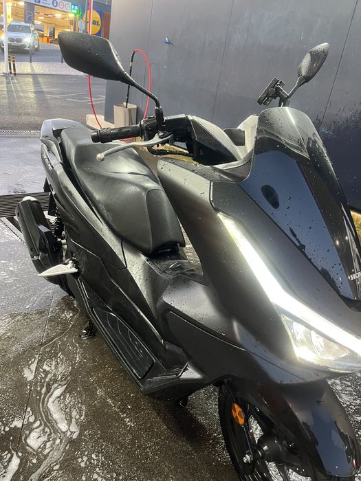 MOTO PCX 2025 preta