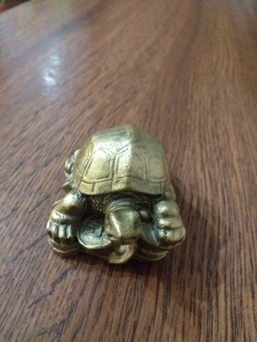 Продам статуєтку черепаха.