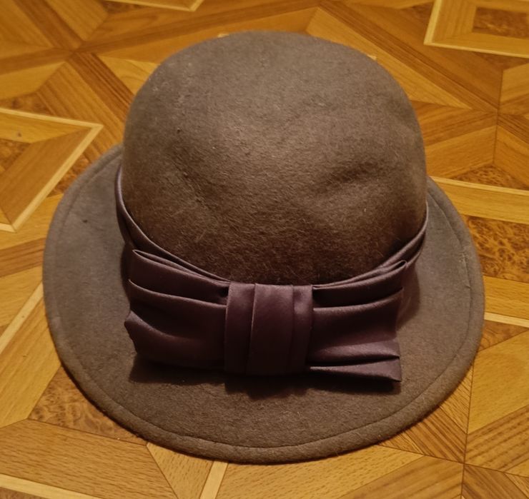 Elegancki Kapelusz damski szary