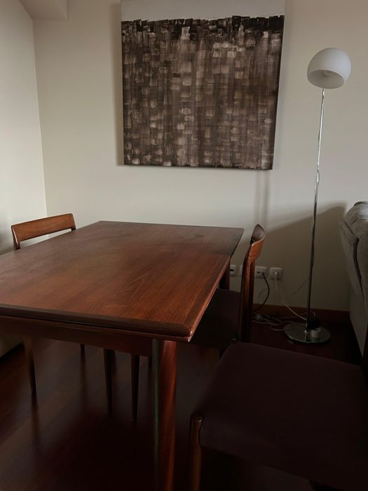 Mesa e Cadeiras Nórdicas / Escandinavas