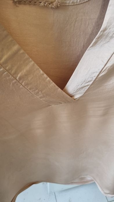Blusa de senhora nova dourada