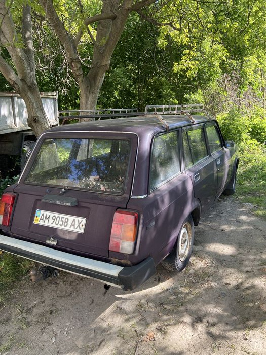Автомобіль ВАЗ 21043