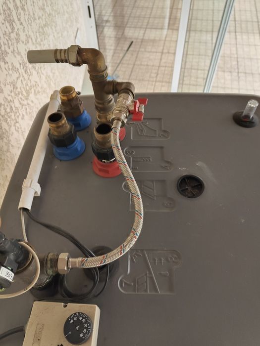 Cilindro de água Daikin 300L