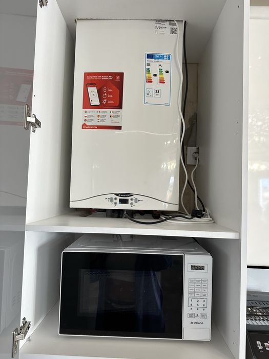 Продам сучасний котедж з гаражем і ремонтом