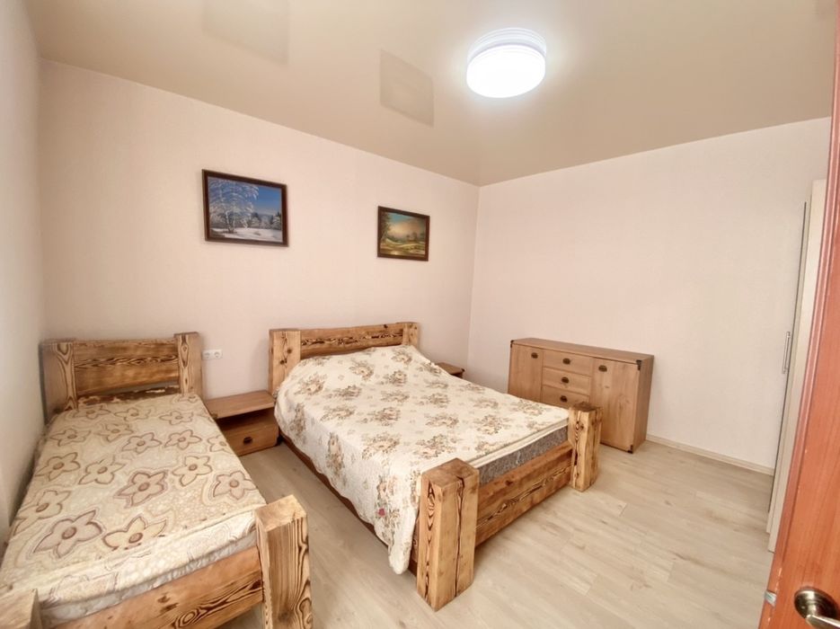 Здам частину будинку.