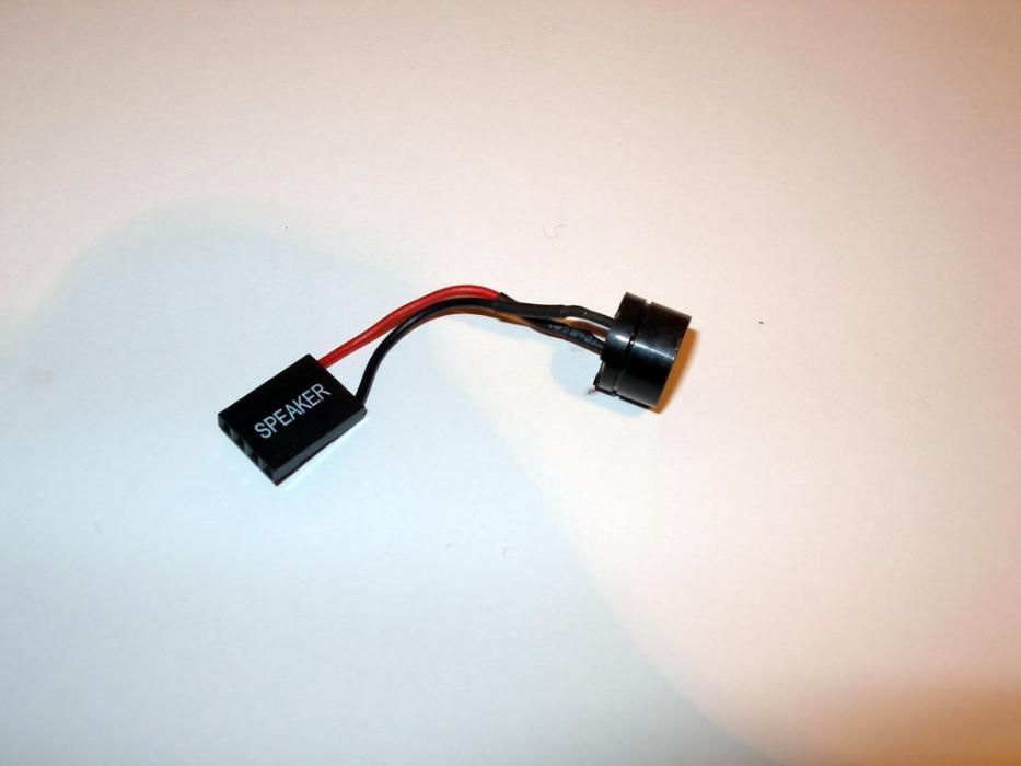 Комплектующие и кабели для ПК.