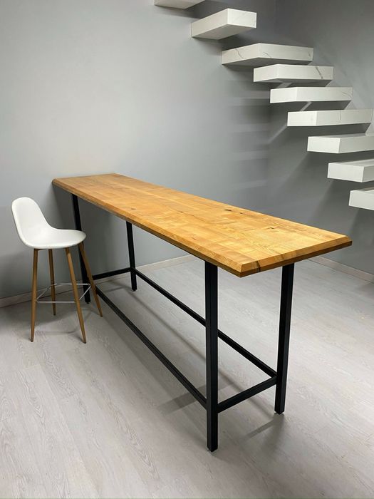 Mesa de jantar de madeira maciça