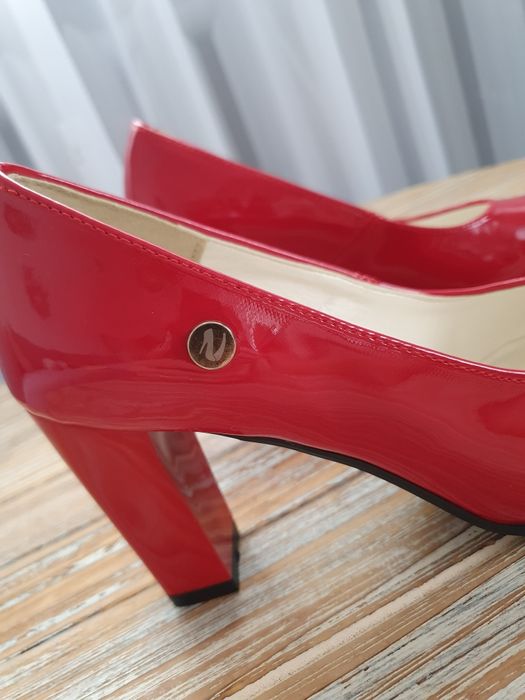 Czerwone lakierowane szpilki Nodyta NOWE 36