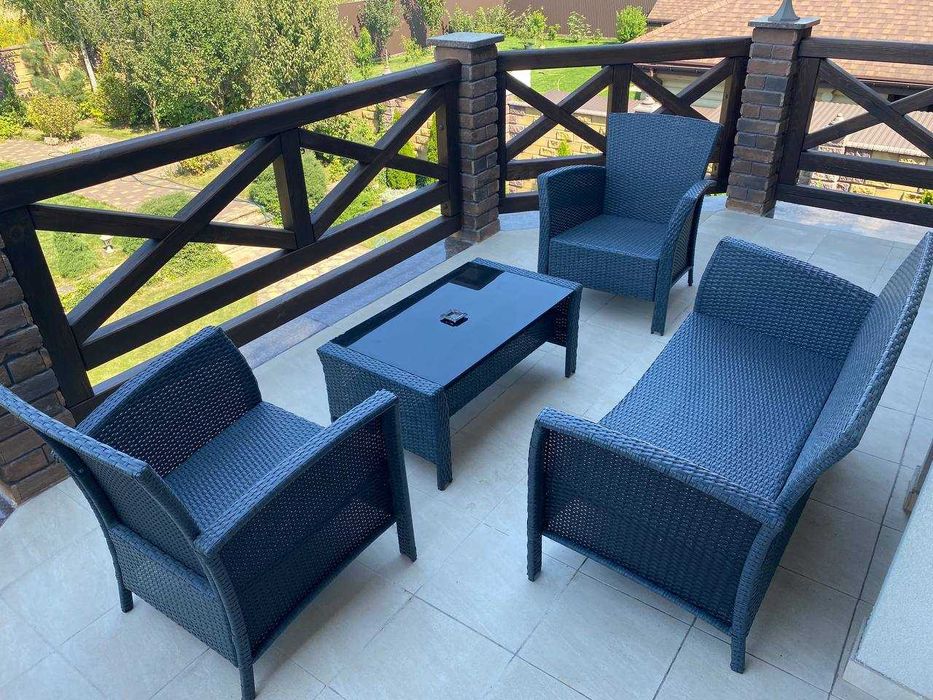 Продам добротний будинок на Агропереробці, з гаражем і ділянкою!