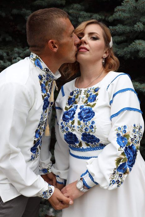 Комплект вишиванок