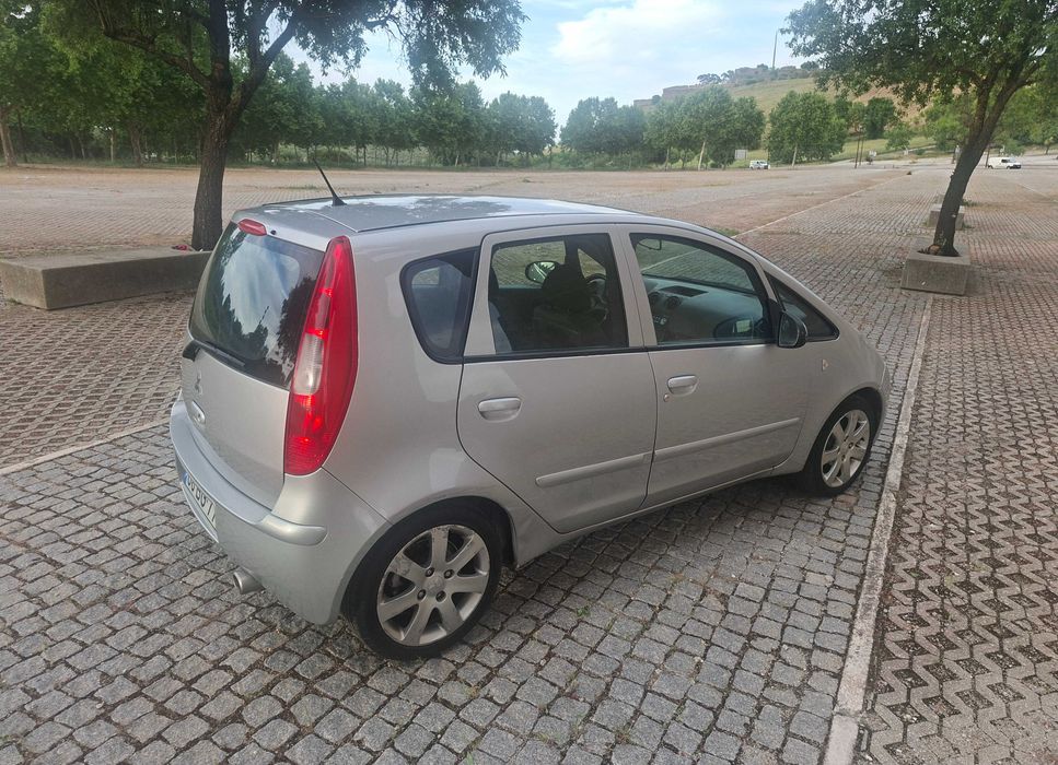Mitsubishi Colt — fotografia 8