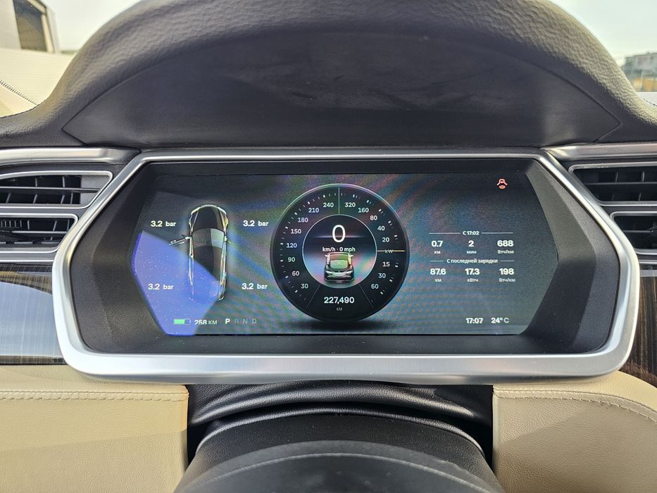 Tesla Model S 85 2013