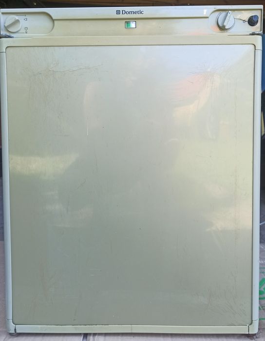 Lodówka absorbcyjna 60l Dometic RF60 gaz  12V 230V