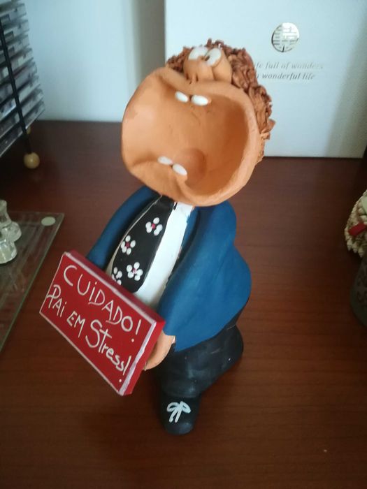 DIA DO PAI Figura Engraçada do Pai em Argila