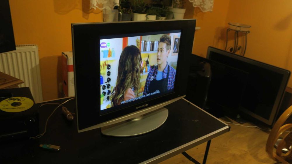 Telewizor Daewoo  Dlp 20D7 20 cali pilot