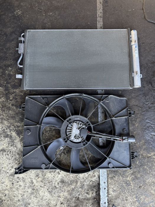 Радіатор кондиціонера вентилятор дифузор Chevrolet Bolt EV 17-21