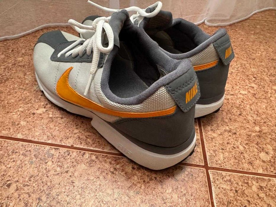 кросівки Nike модель 313672-081 розмір 39