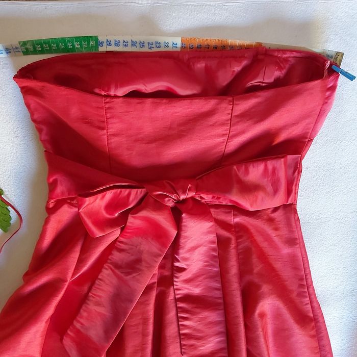 Vestido vermelho acetinados