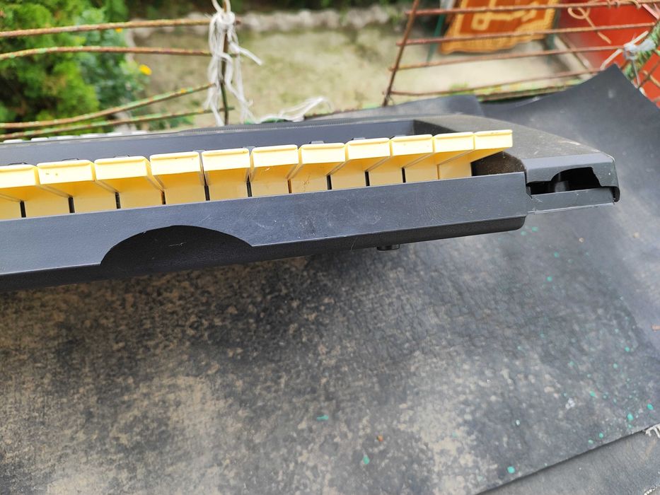 Синтезатор  Cortland