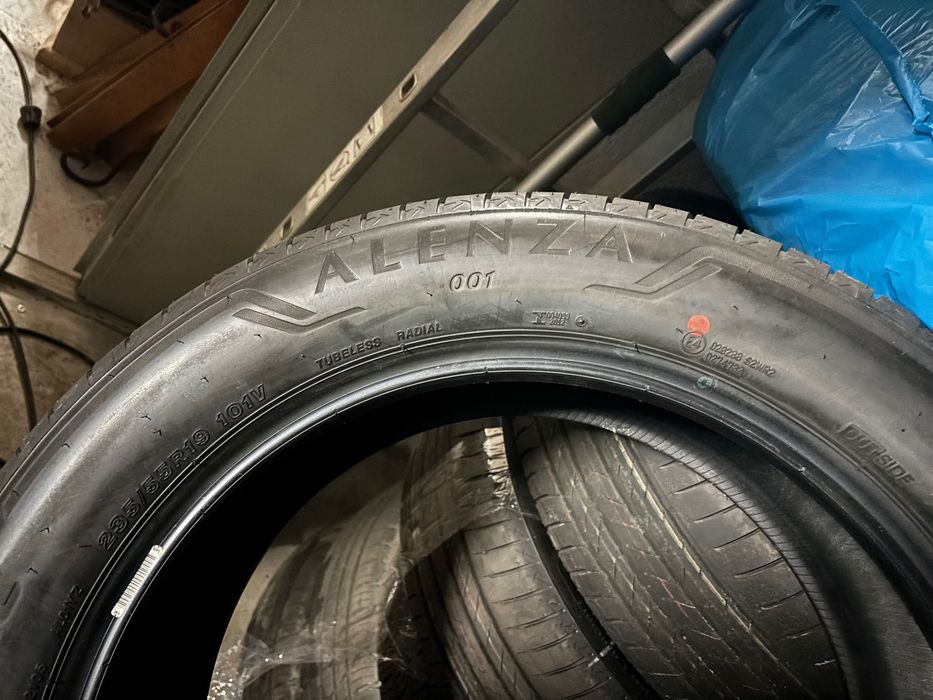 Opony 235/55/  19 Nowe