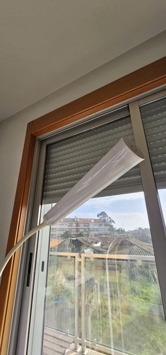 Candeeiro led de pé