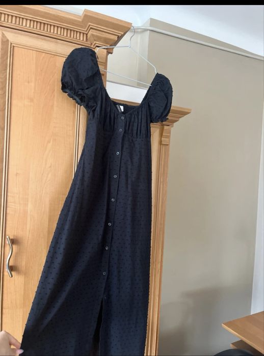 Sukienka z guziczkami  czarna