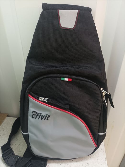 Mochila Crivit preta e cinza