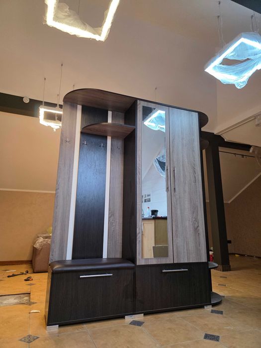 Шафа-прихожа в коридор