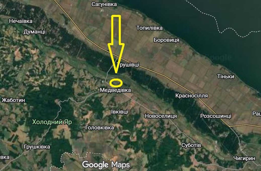 Приміщення  вільного призначення 400 кв.м на ділянці 2 га у Медведівці