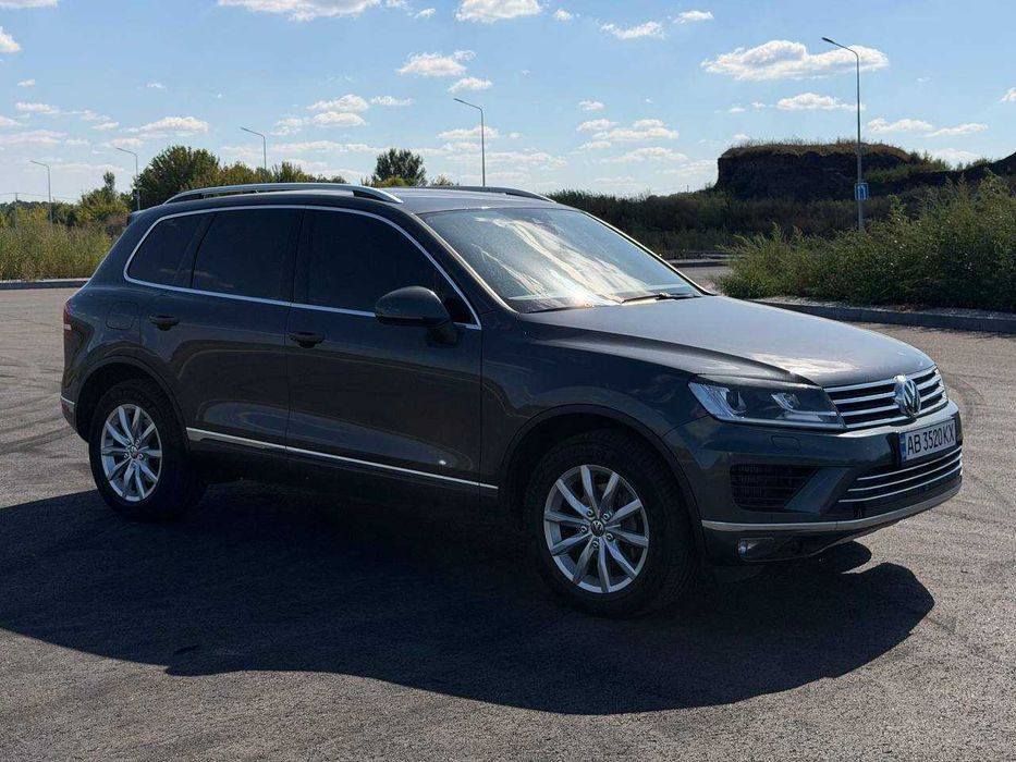 Продам Volkswagen Touareg 2015 року. V6 3.0 TDI, 193 кВт / 262 к.с.,  автомат, повний привід та пневмопідвіска.