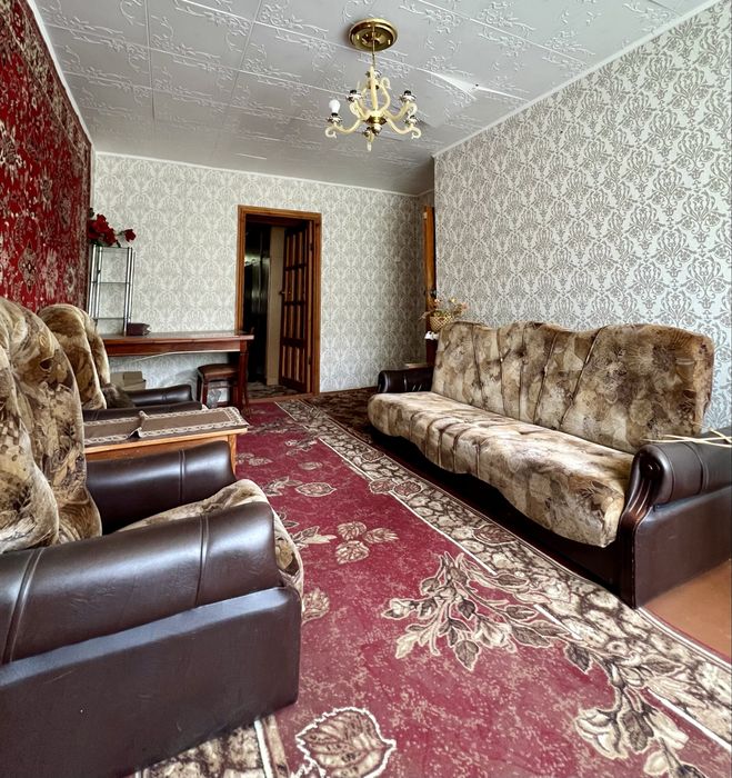 3-кімнатна квартира, вул. Лавреньова, біля ринку, 2/10, з автономкою