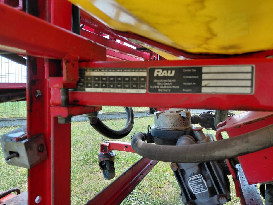 Sprzedam opryskiwacz polowy RAU 12/600