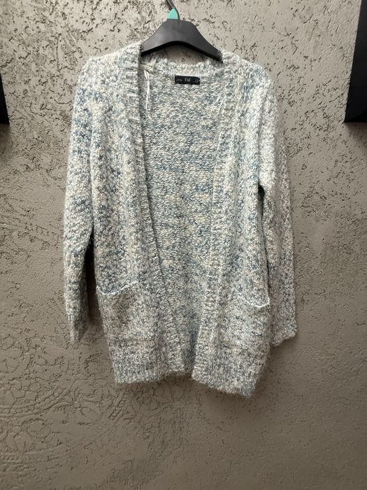 Biały niebieski jany sweter kardigan kieszenie miły uciągliwy jesienny