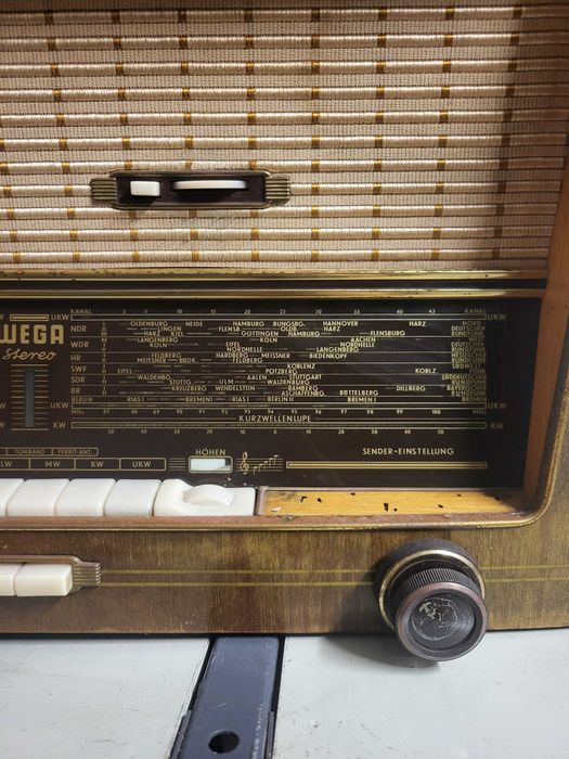 Rádio Vintage WEGA Stereo – Modelo 313