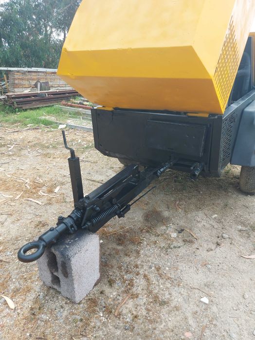 Compressor + Oferta 2 Martelos Pneumáticos – Excelente Estado