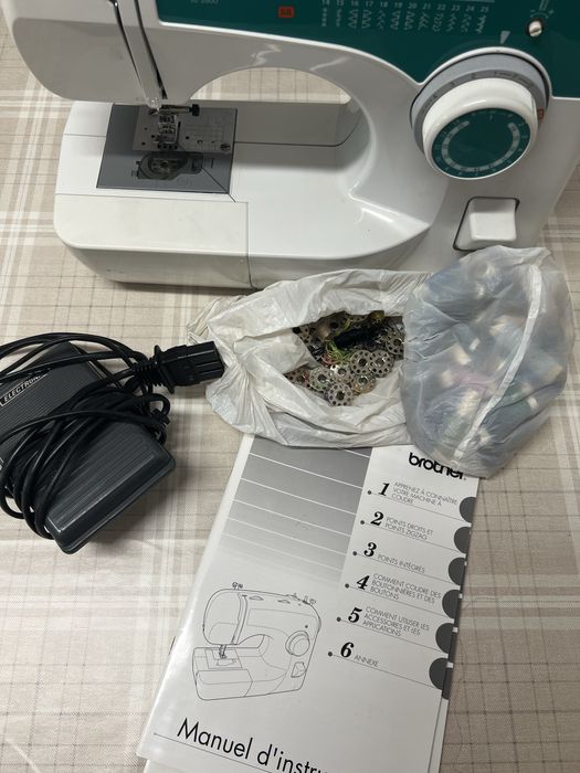 Máquina de Costura - Brother XL-2600