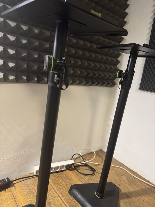 Suportes monitor Gravity  SP3202 como novos!