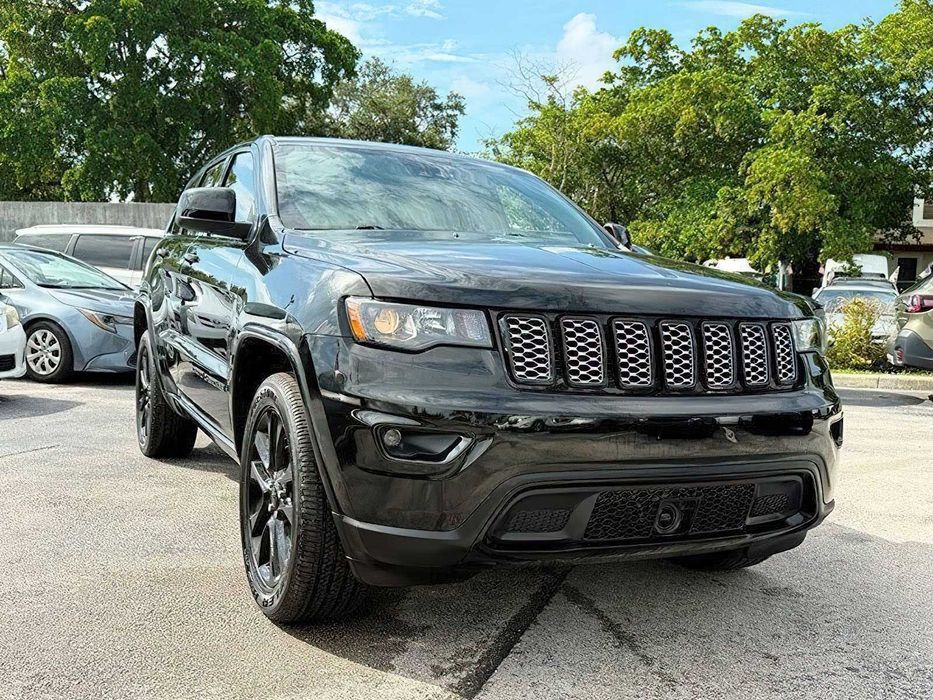 Jeep Grand Cherokee Laredo X      2021